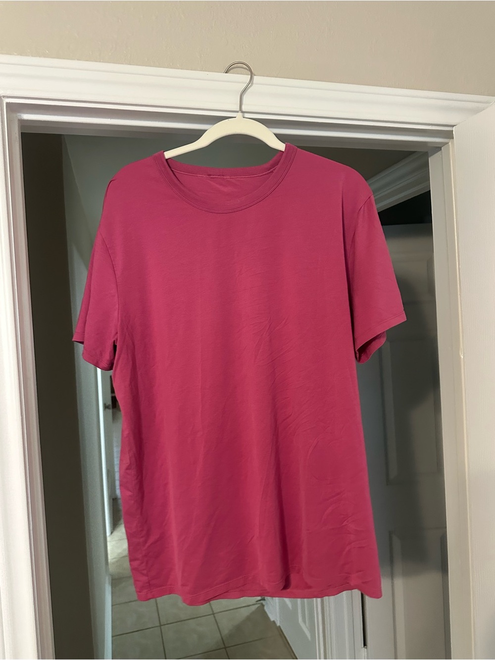 lululemon athletica Men's Crewneck Tee - Magenta Pink
